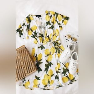 Lulu’s NWT A La Tart White and Yellow Lemon Print Wrap Dress women’s size XL